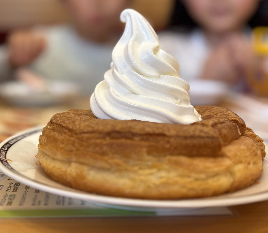 コメダ珈琲のシロノワールです。1人では食べきれませんでした…