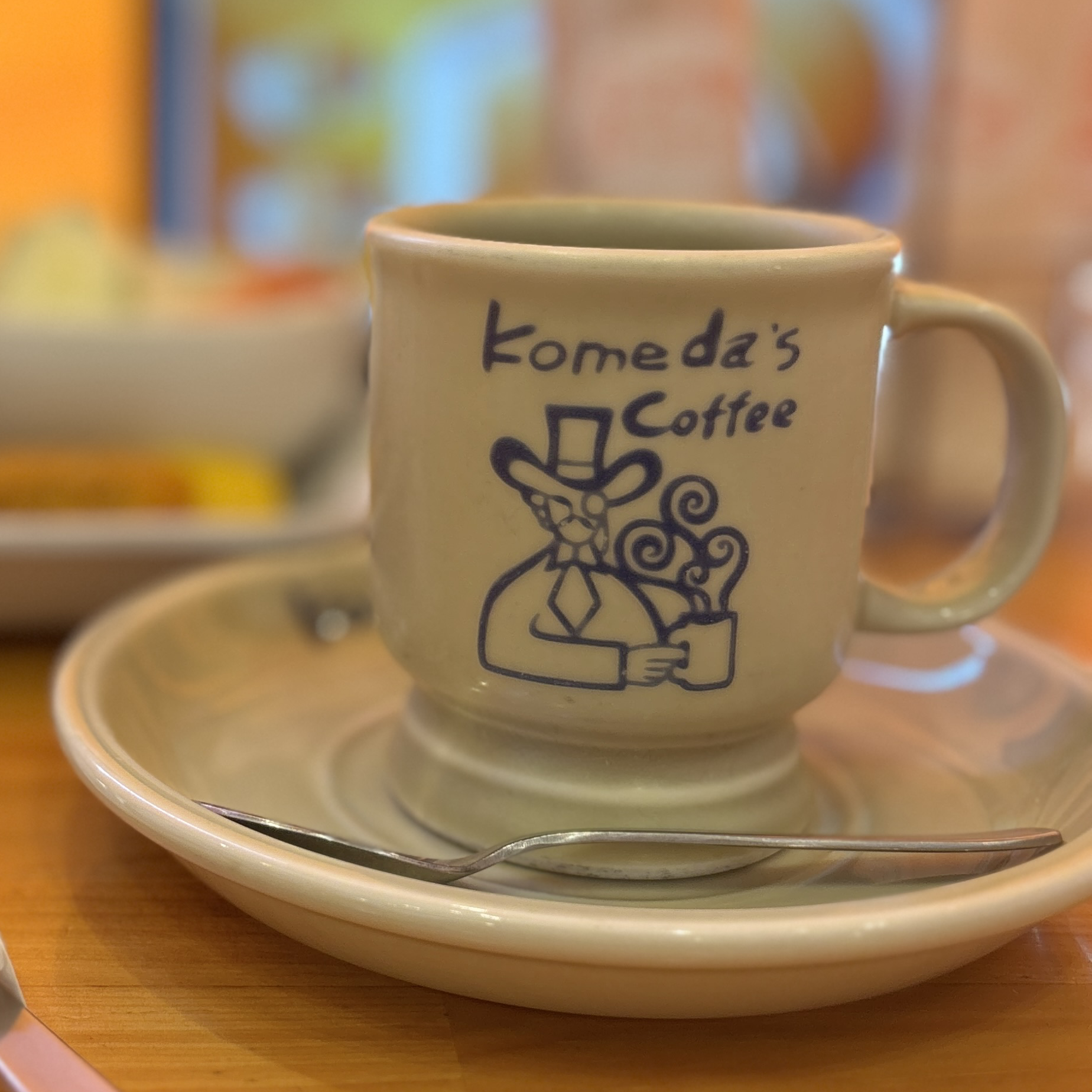 コメダ珈琲のカフェインレスコーヒーの写真です。